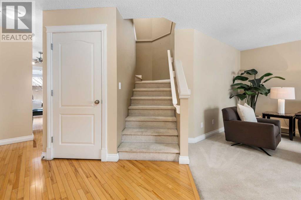 Property at 915 Wentworth Rise SW image 2