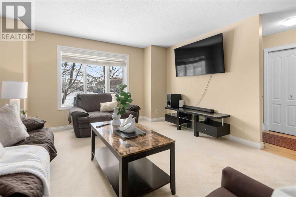 Property at 915 Wentworth Rise SW image 5