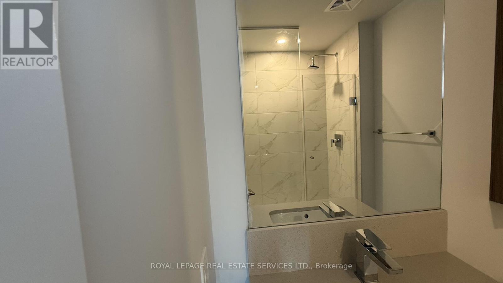 3811 - 430 Square One Drive, Mississauga, Ontario  L5B 0L6 - Photo 27 - W12223258