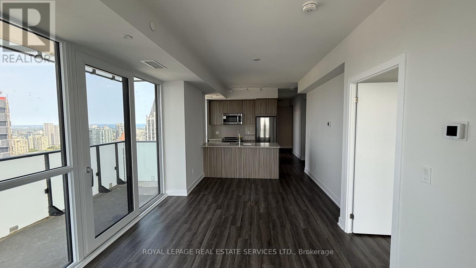 3811 - 430 Square One Drive, Mississauga, Ontario  L5B 0L6 - Photo 12 - W12223258