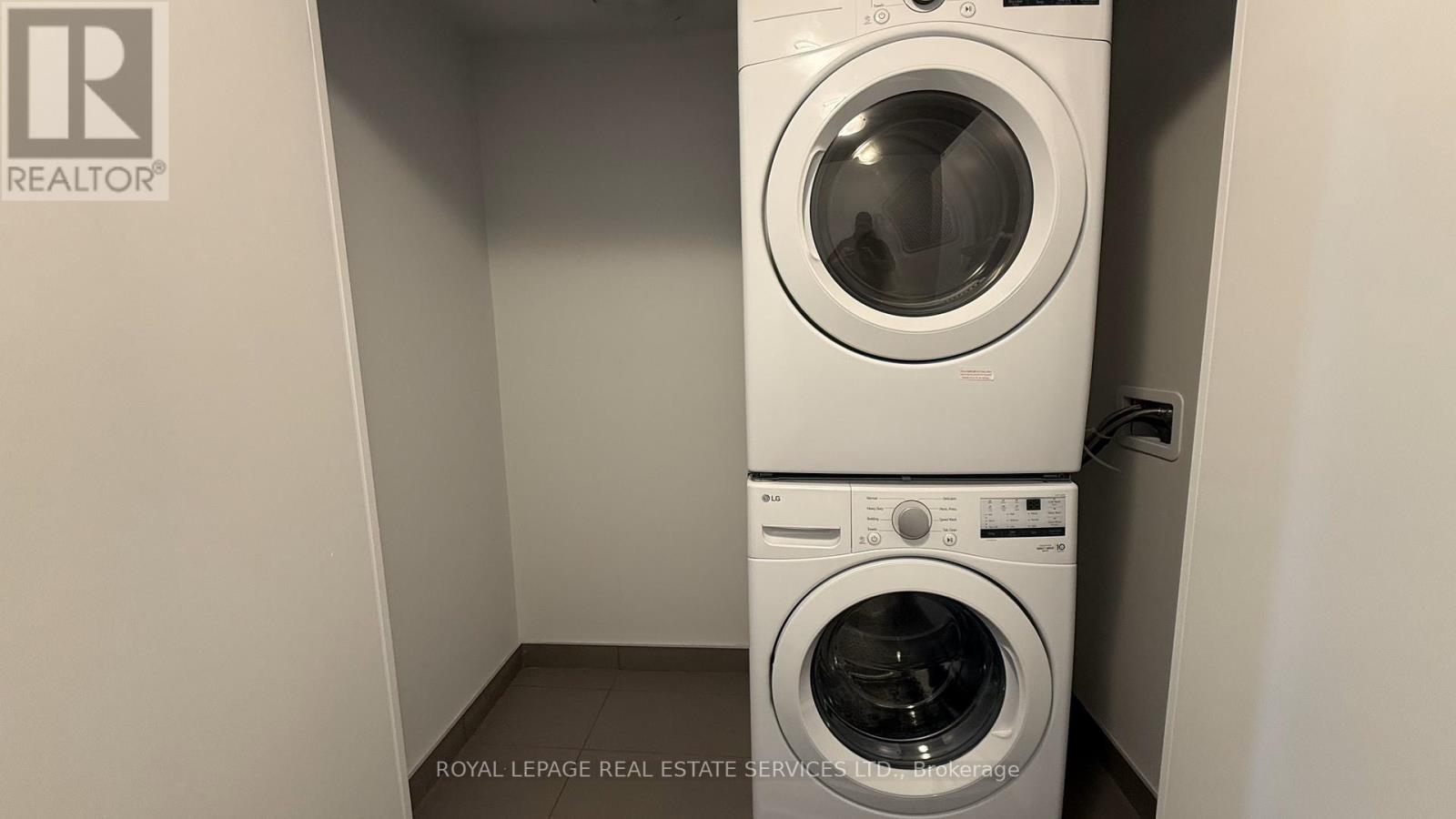 4511 - 430 Square One Drive, Mississauga, Ontario  L5B 0L6 - Photo 25 - W12223264