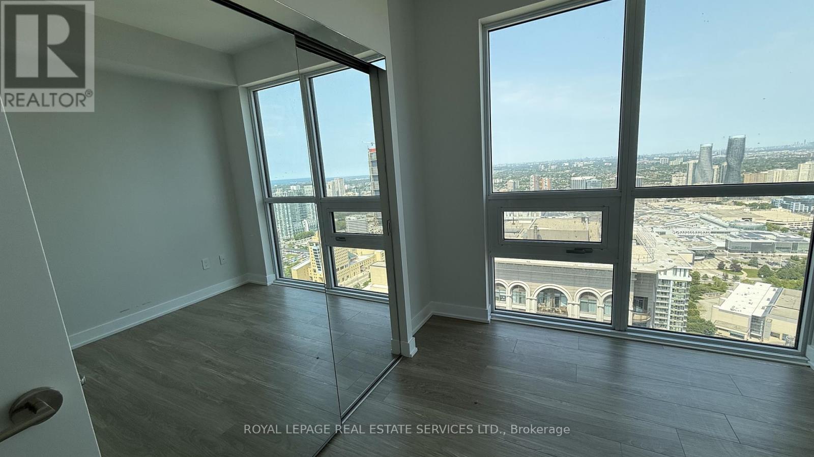 4511 - 430 Square One Drive, Mississauga, Ontario  L5B 0L6 - Photo 16 - W12223264