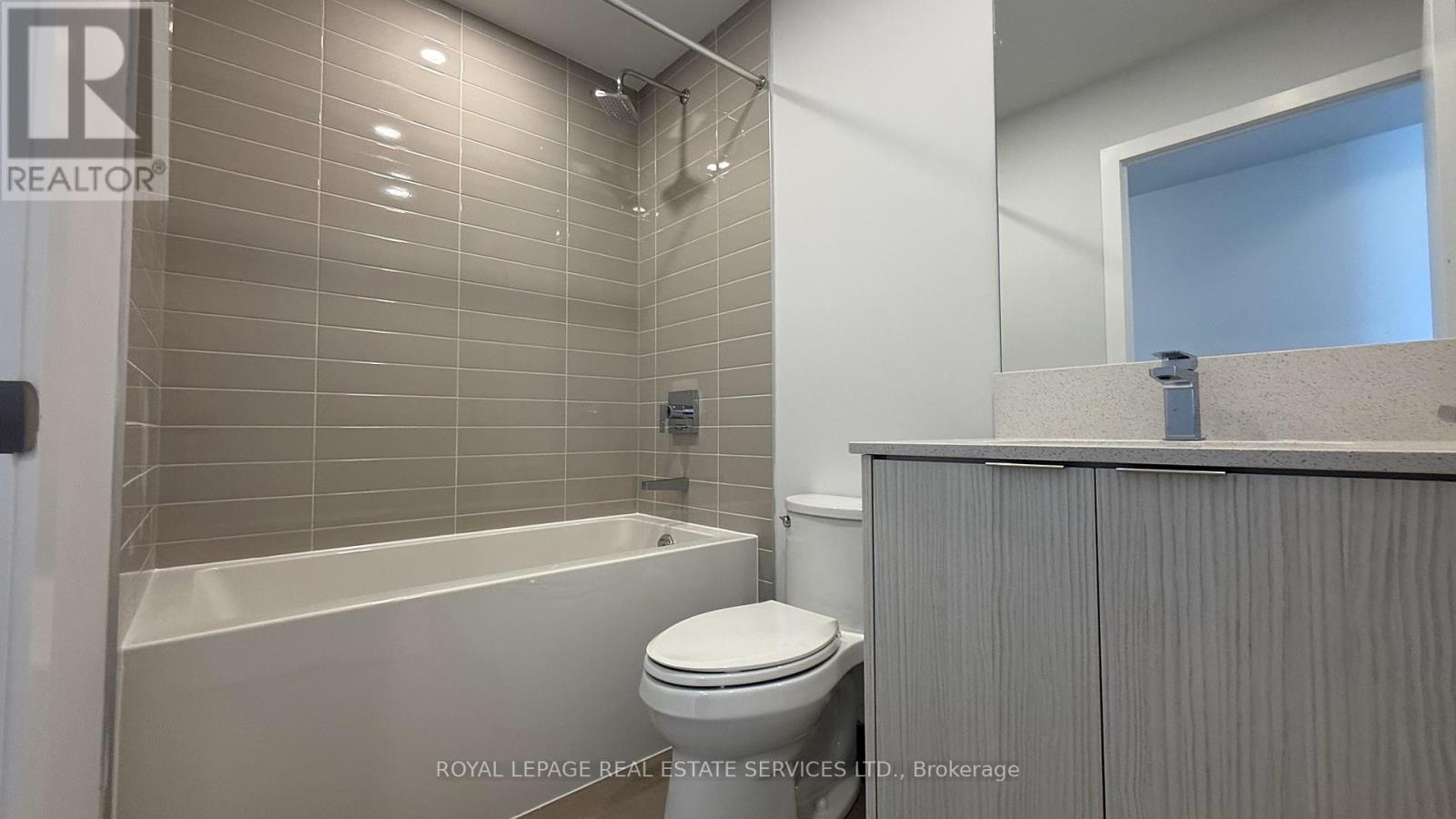 3811 - 430 Square One Drive, Mississauga, Ontario  L5B 0L6 - Photo 26 - W12223258