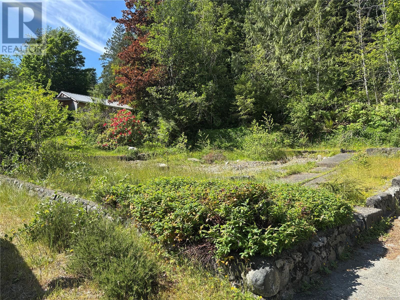 854 Maquinna Dr S, Tahsis, British Columbia  V0P 1X0 - Photo 2 - 992390