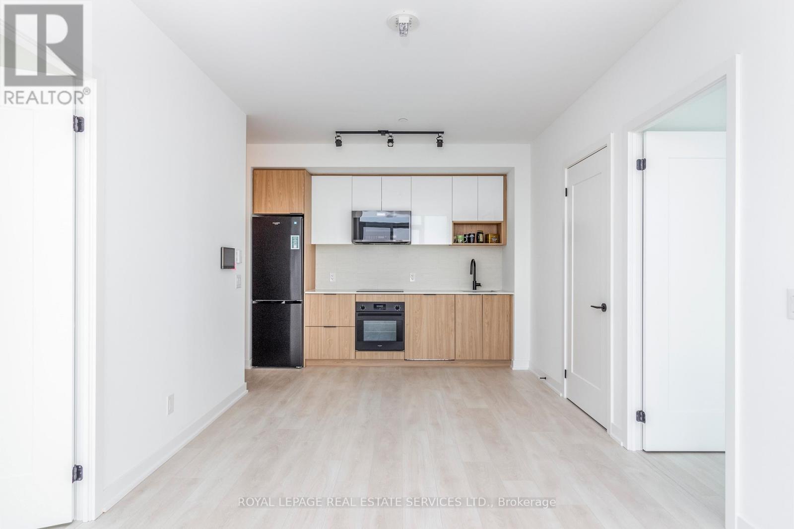 Property at 1207 - 5 DEFRIES STREET image 5