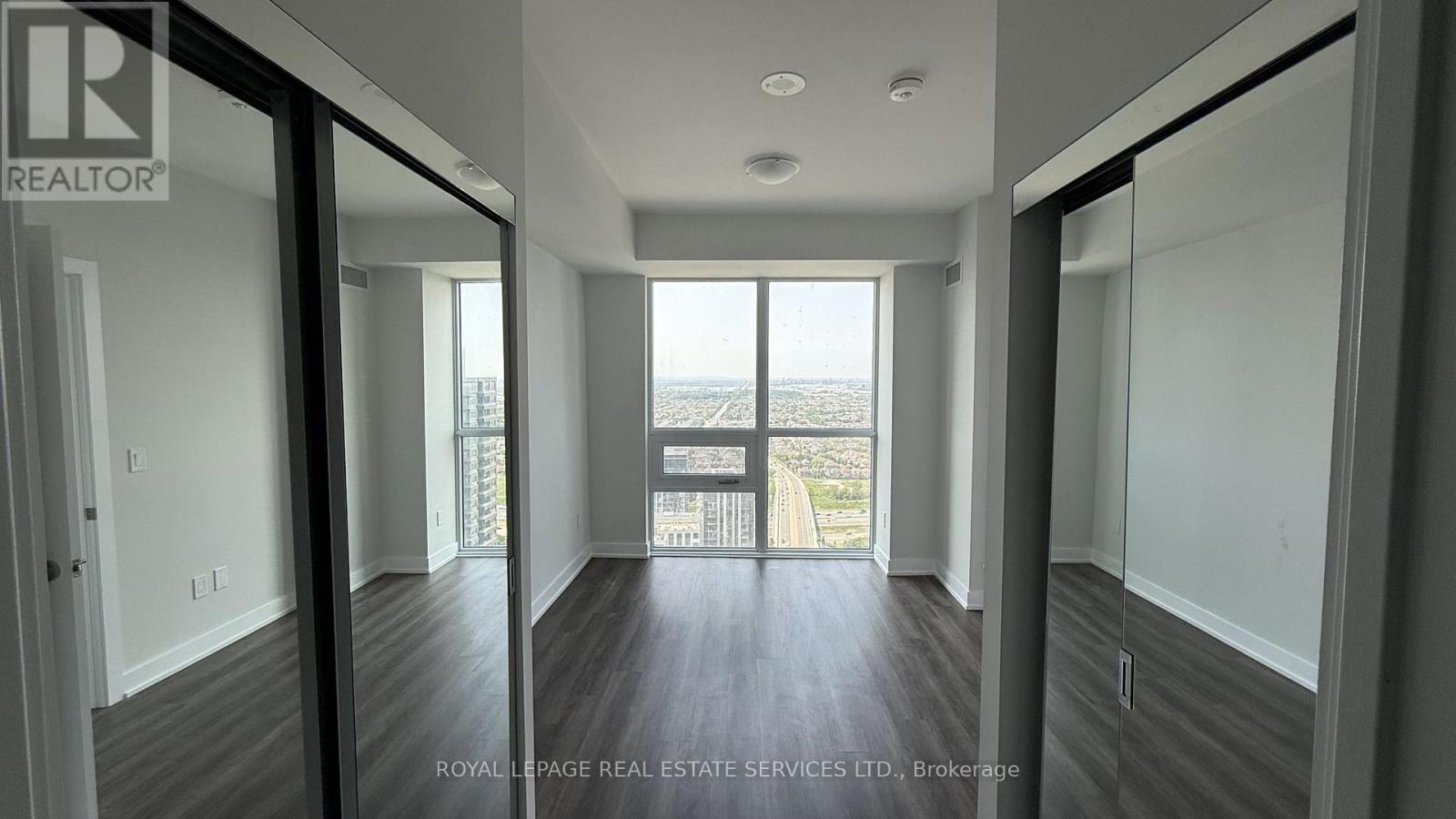 4611 - 430 Square One Drive, Mississauga, Ontario  L5B 0L6 - Photo 16 - W12223270