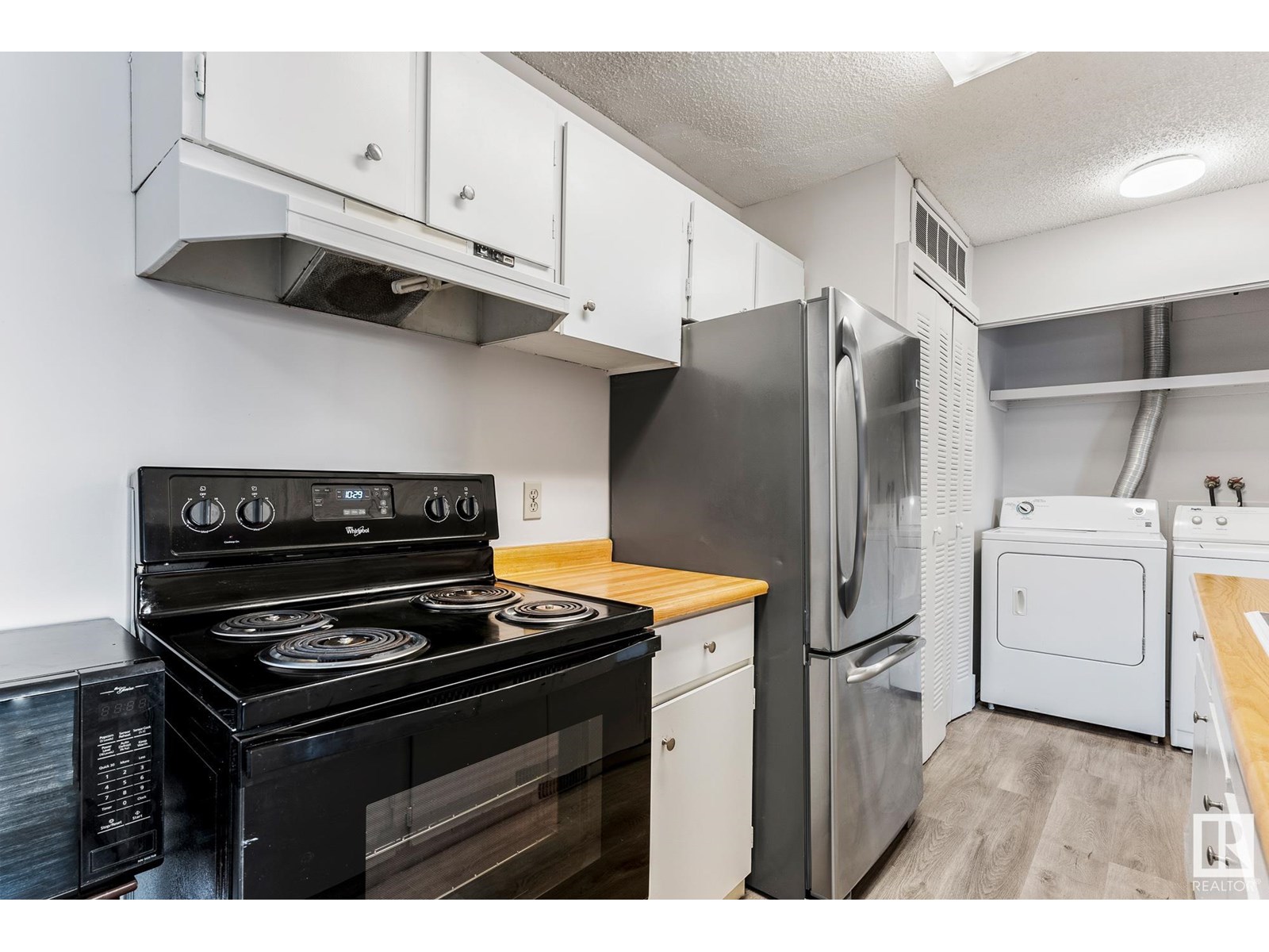 Property at 8439 29 Ave AV NW NW image 4