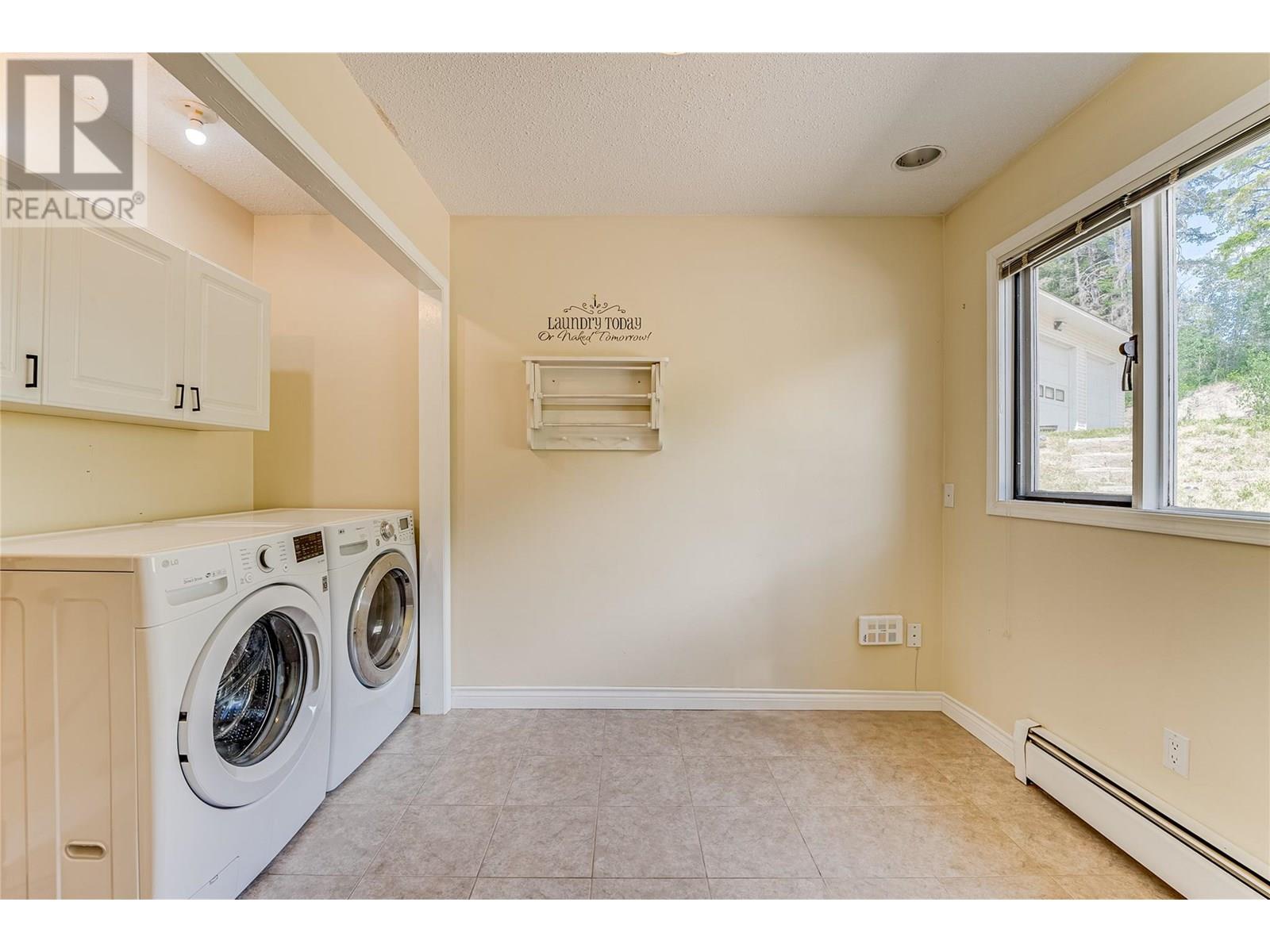 8022 Aspen Road, Vernon, British Columbia  V1B 3M9 - Photo 32 - 10352419