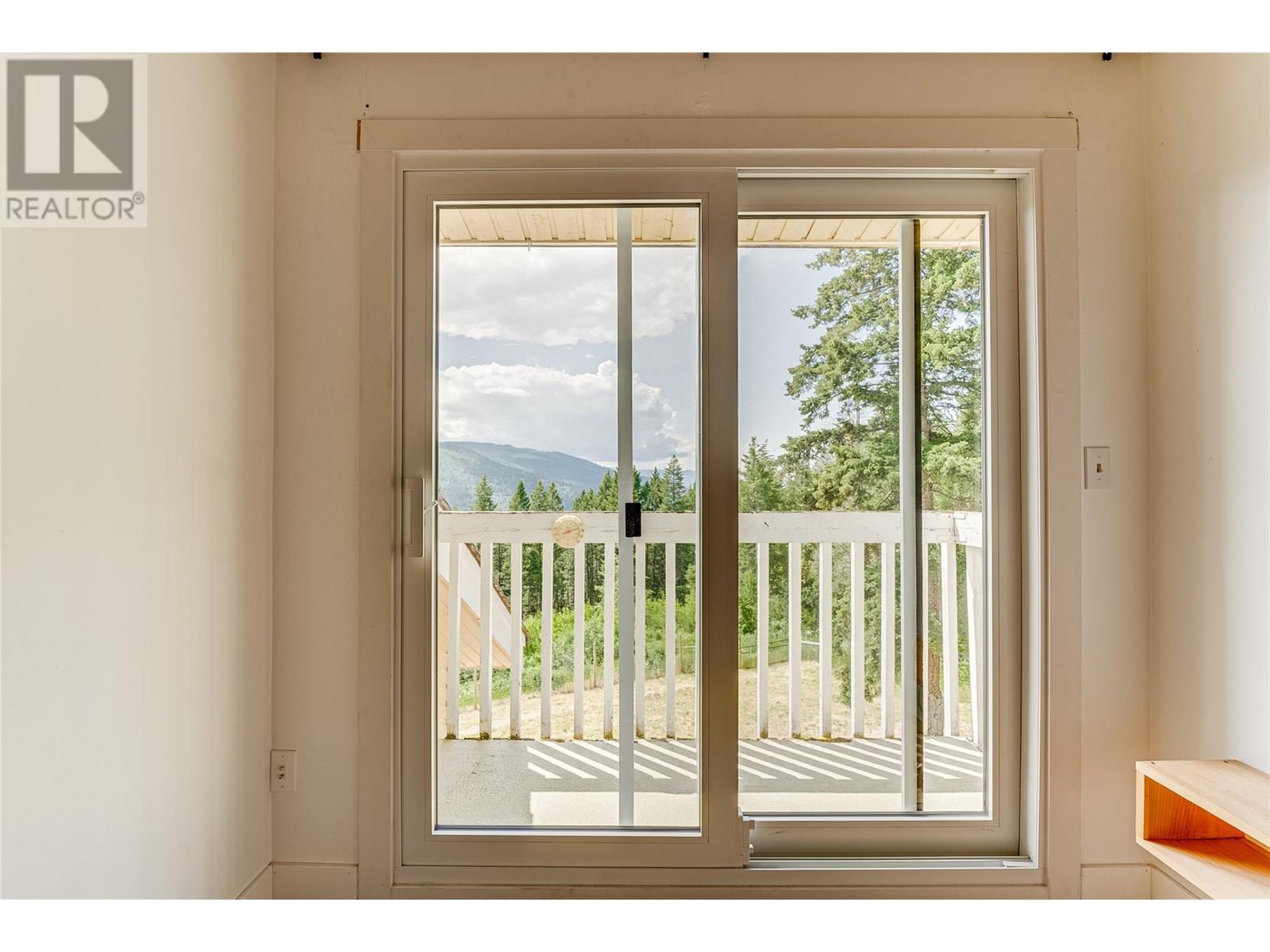 Property at 8022 Aspen Road image 4