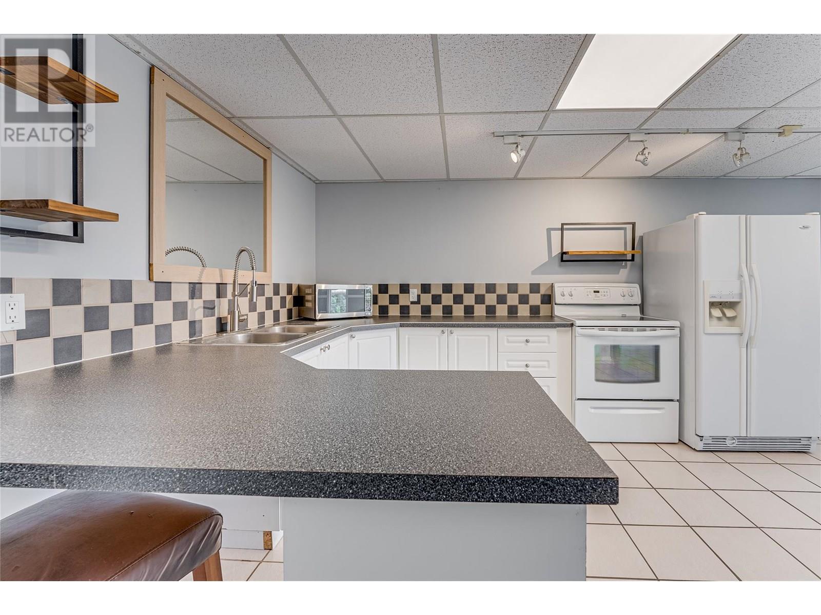 8022 Aspen Road, Vernon, British Columbia  V1B 3M9 - Photo 57 - 10352419