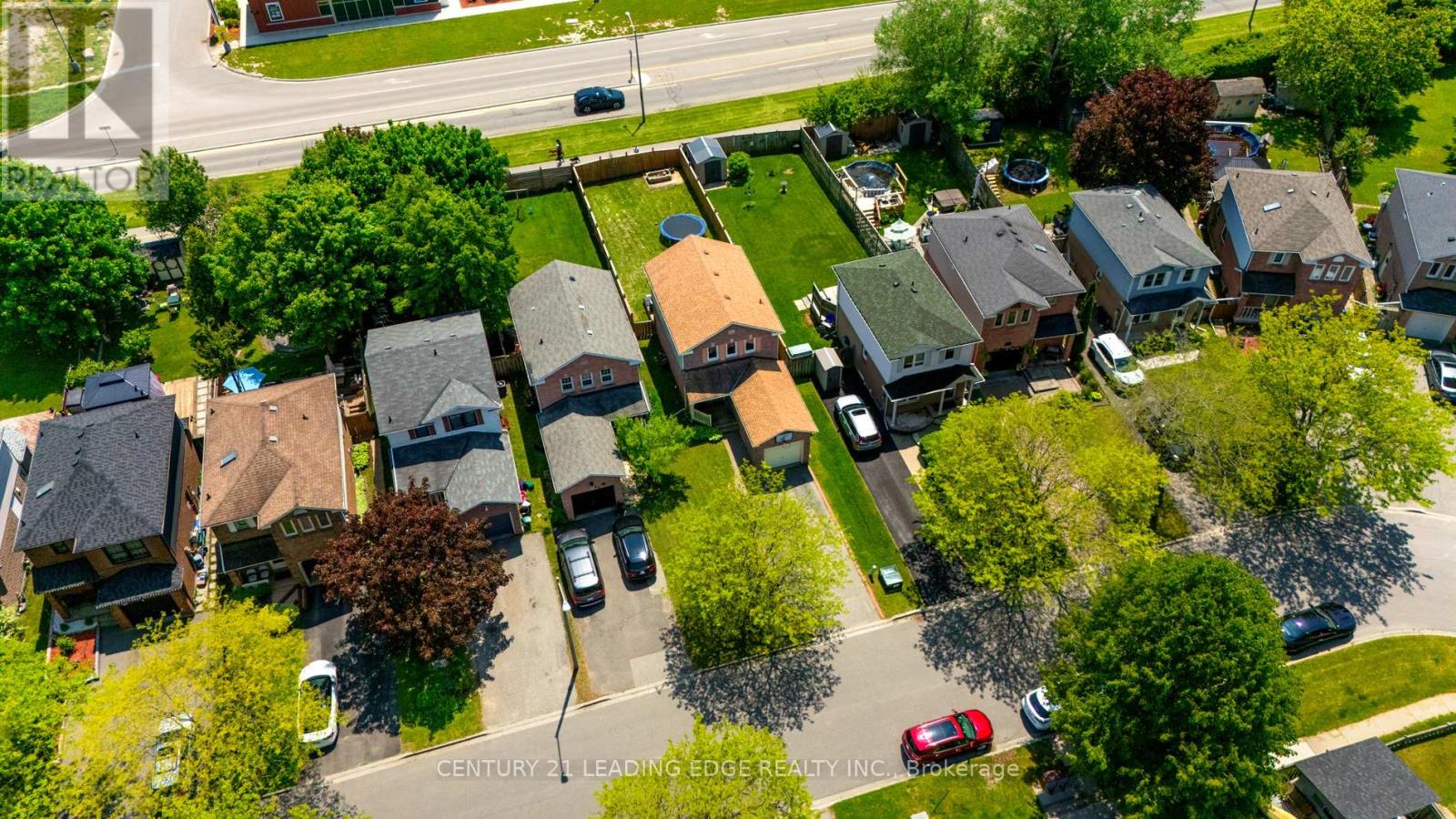 Property at 55 TURNBERRY CRESCENT image 2