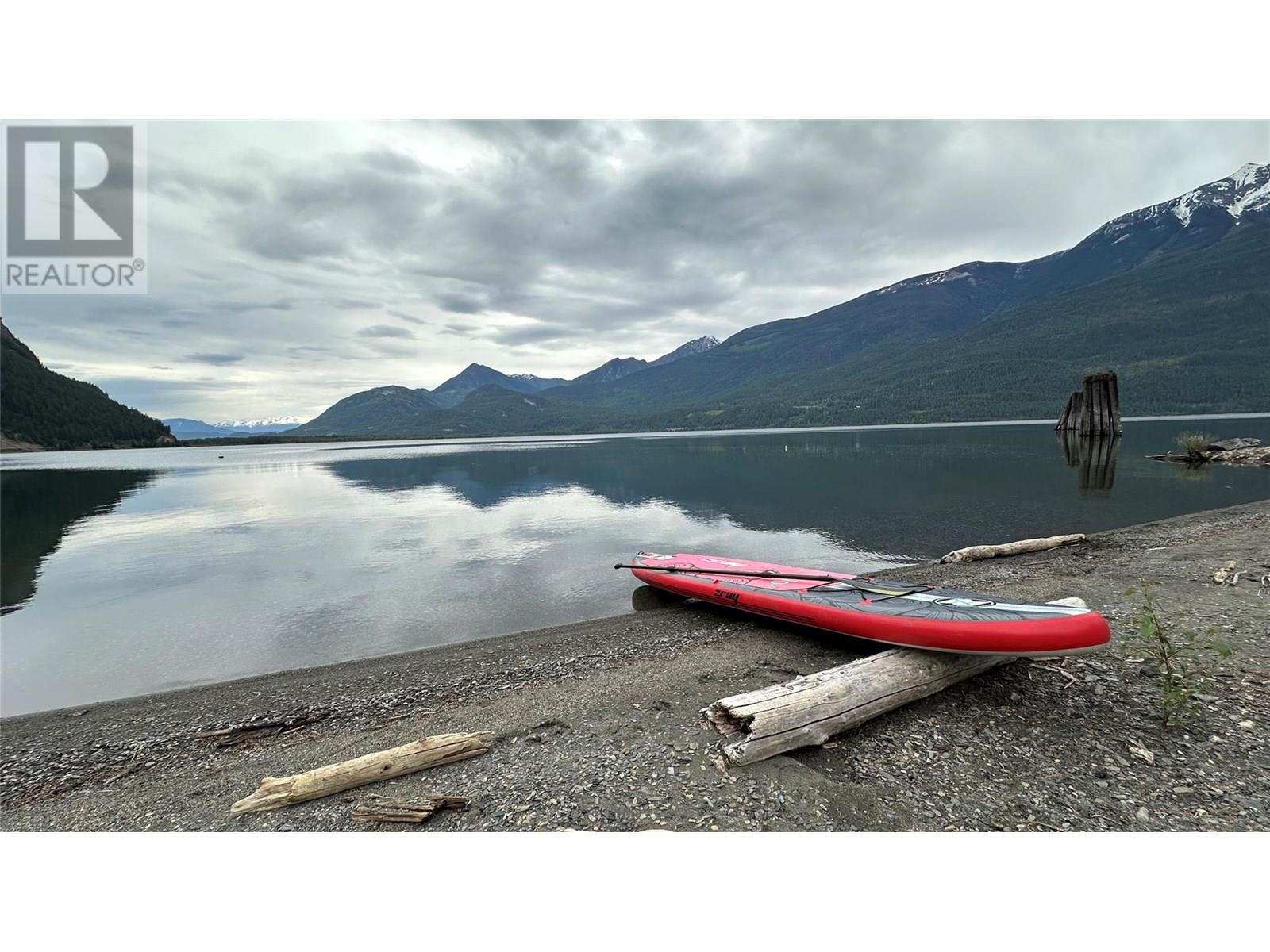 605 Sixth Avenue, Lardeau, British Columbia