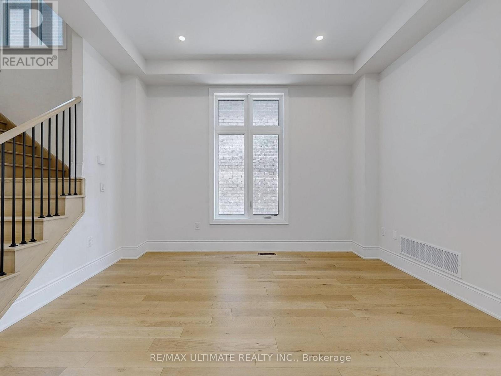 Property at 156 WINTHROP CRESCENT image 4