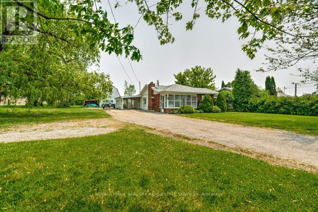 Property at 114 SECOND ROAD E image 3