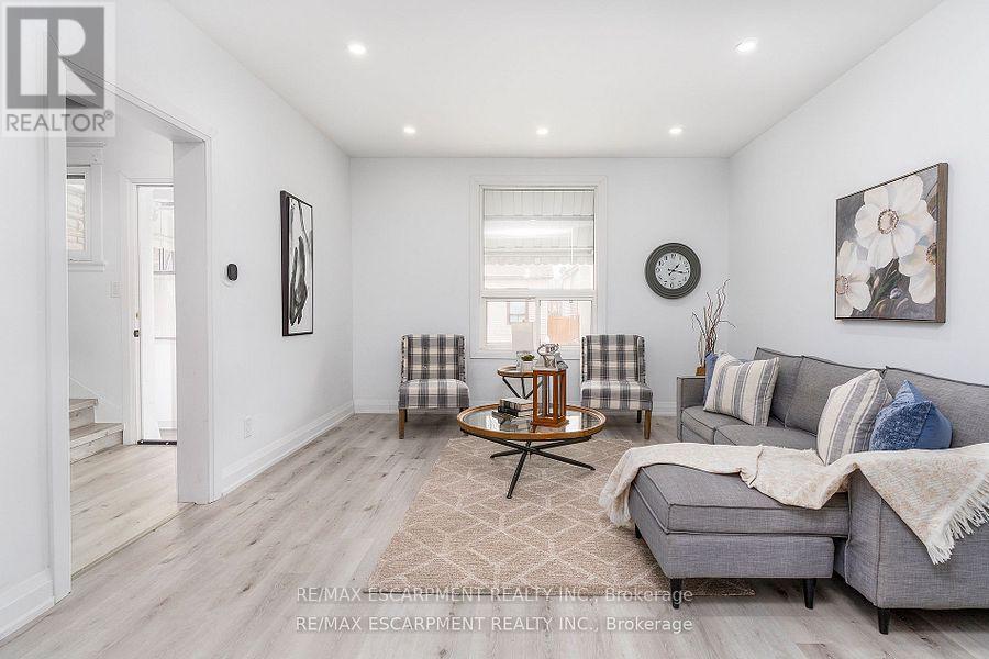 Property at 27 HARVEY STREET image 5