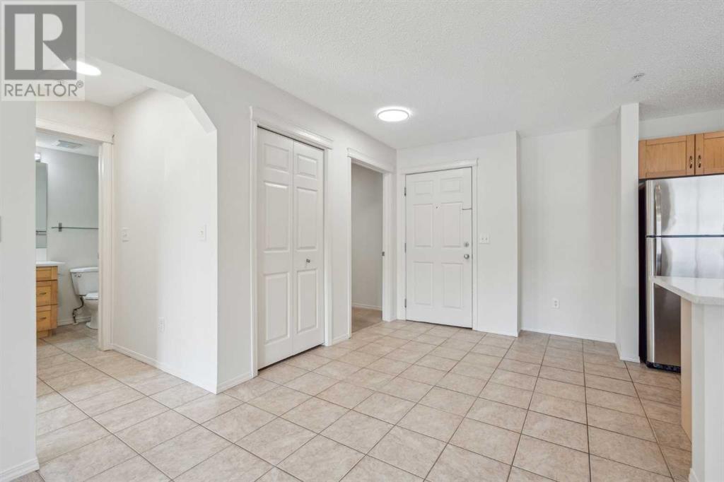 Property at 2211, 70 Panamount Drive NW image 5