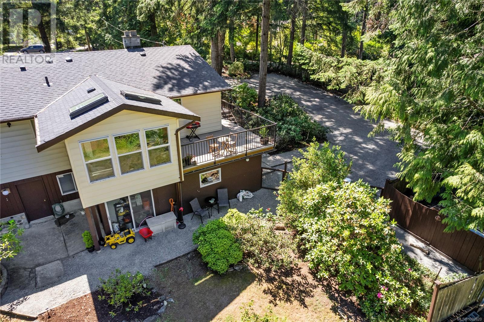Property at 6650 Green Acres Way image 4