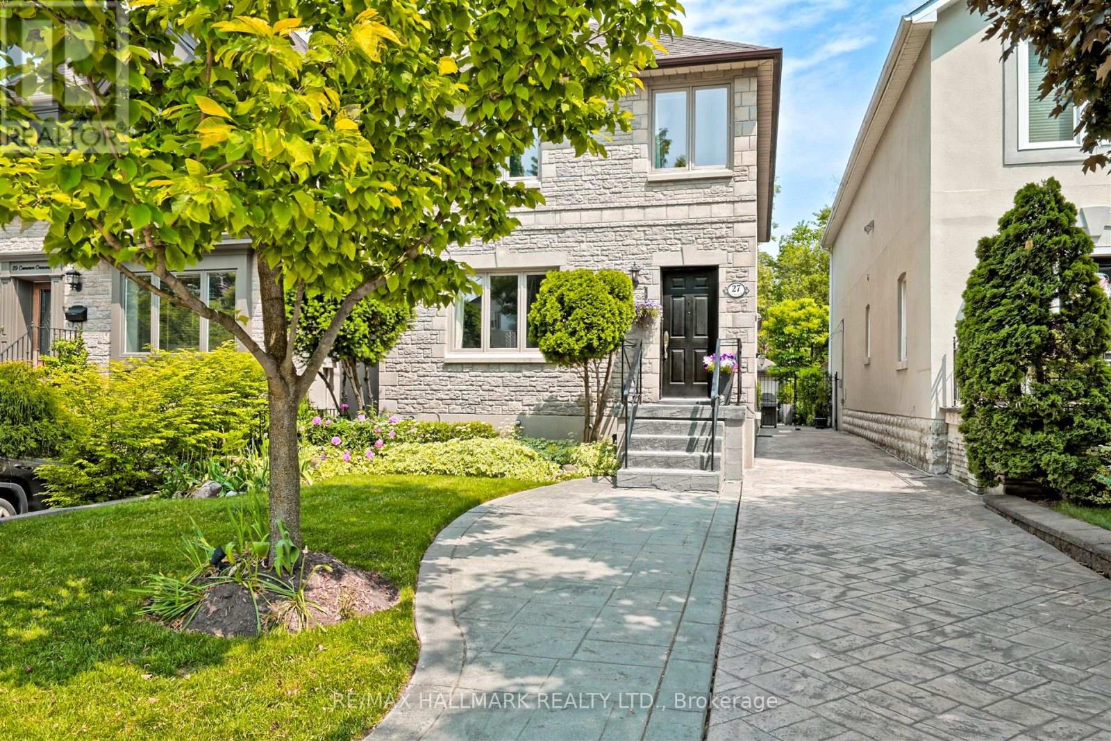 Property at 27 CAMERON CRESCENT image 2