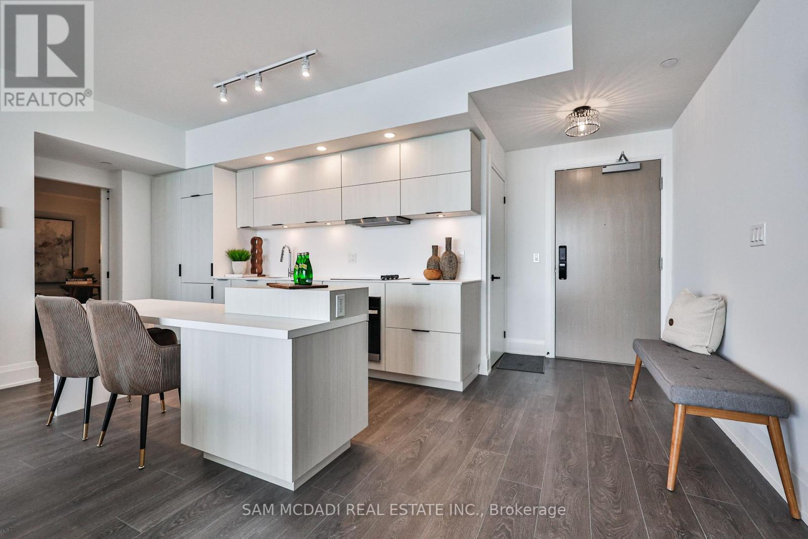 2204 - 370 Martha Street, Burlington (Brant), Ontario  L7R 0G9 - Photo 11 - W12227827