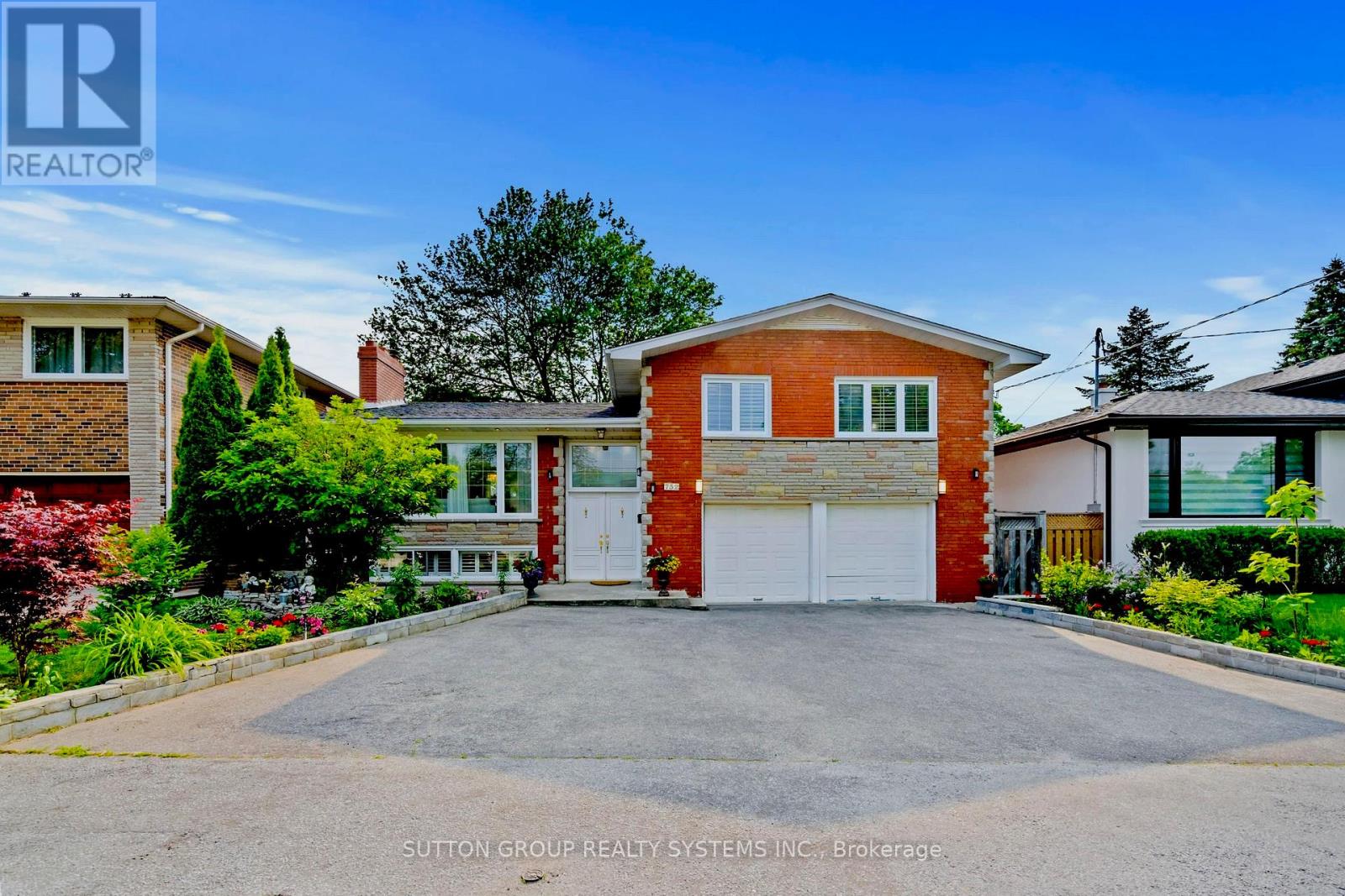 Property at 732 ROYAL YORK ROAD image 1