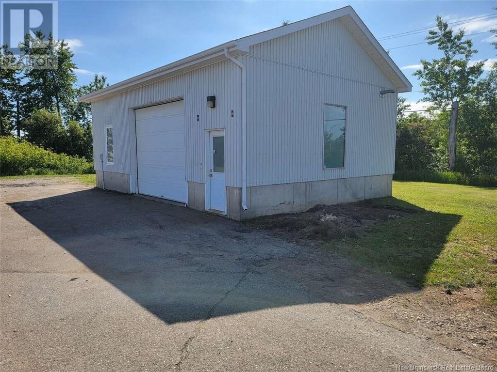 1780 Connolly Avenue, Bathurst, New Brunswick  E2A 4W7 - Photo 6 - NB121052