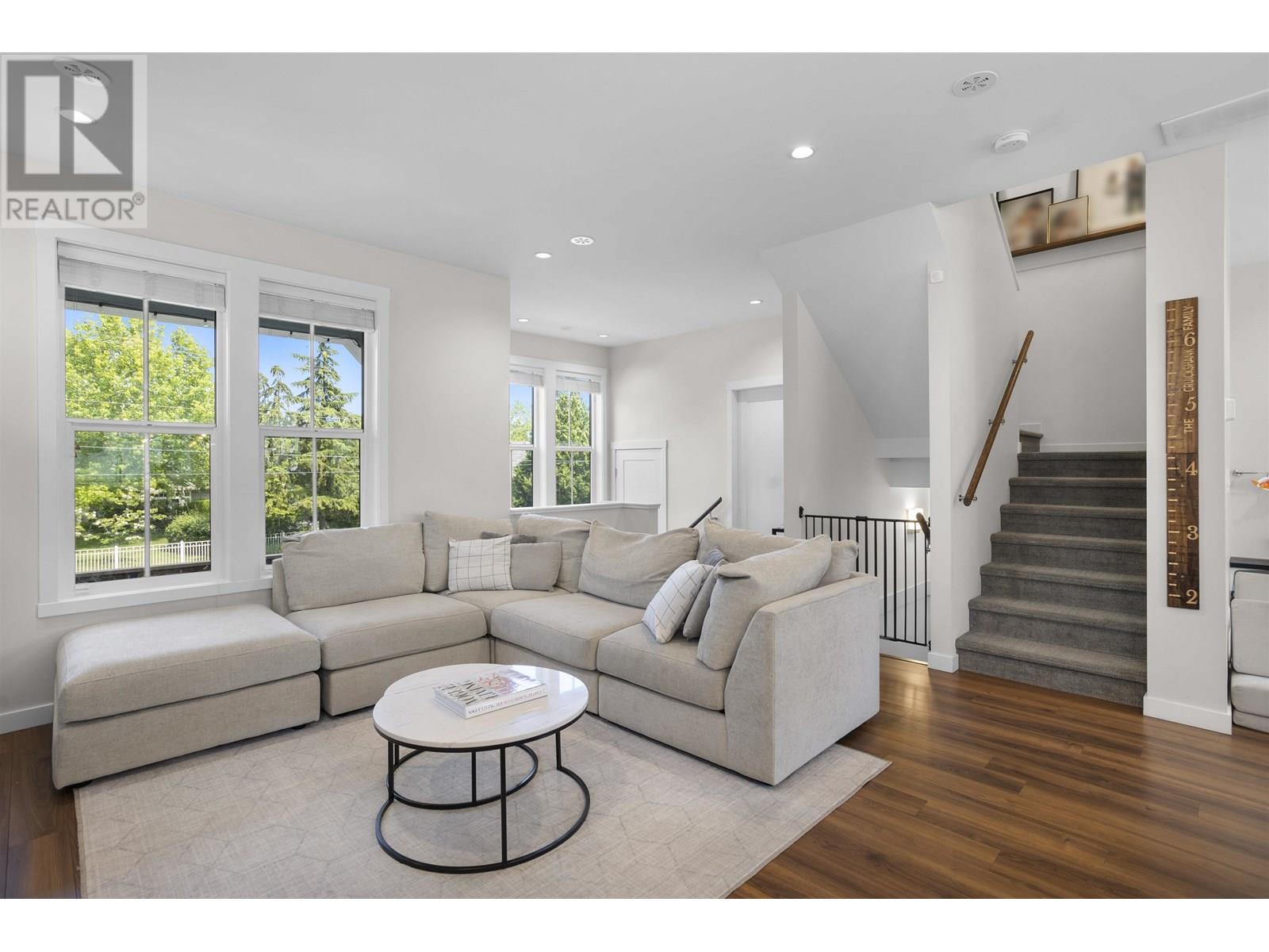 Property at 18 6429 MARKET AVENUE image 4