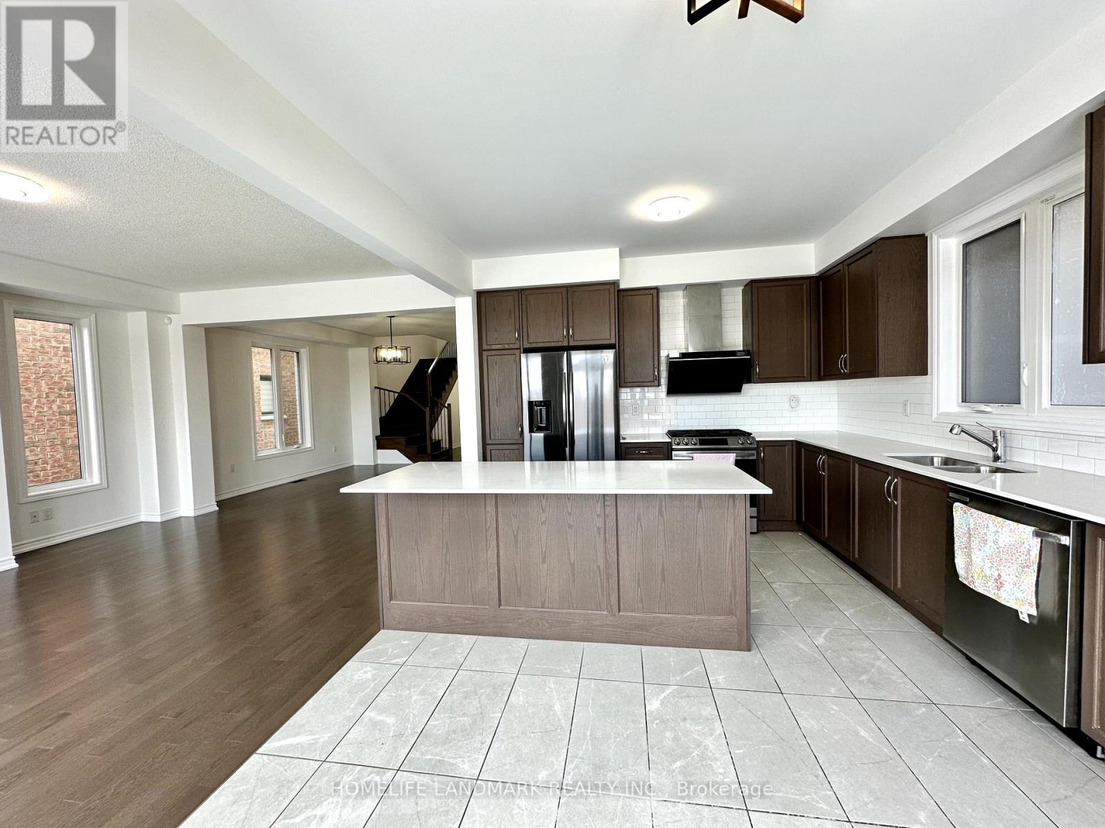 37 Maskell Crescent, Whitby, Ontario  L1P 0J6 - Photo 10 - E12221206
