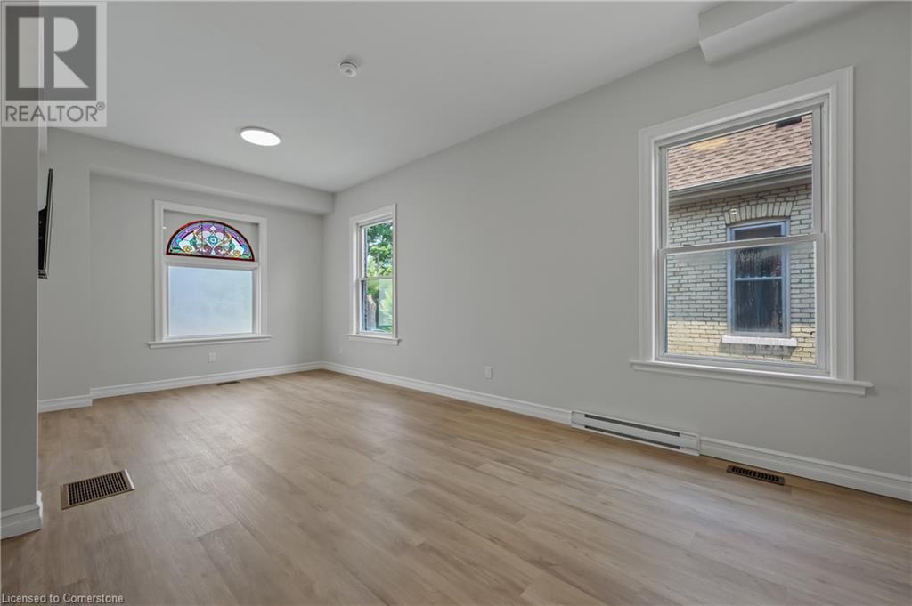 Photo 5 of 49 for 41 Chestnut Street