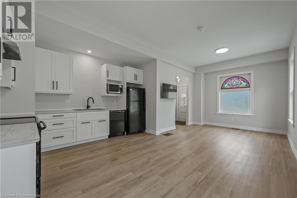 Photo 9 of 49 for 41 Chestnut Street