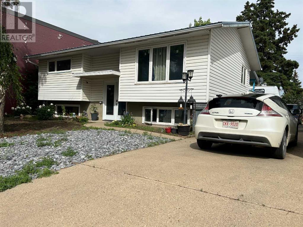 Property at 424 2 Street W image 4