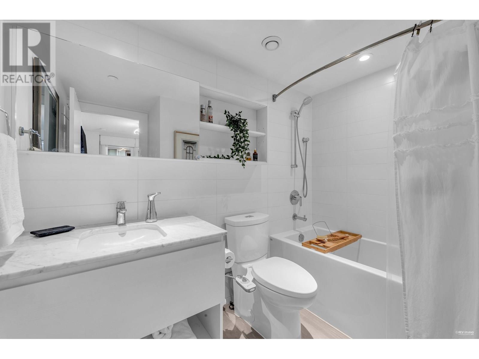 1709 988 Quayside Drive, New Westminster, British Columbia  V3M 0L5 - Photo 13 - R2989873