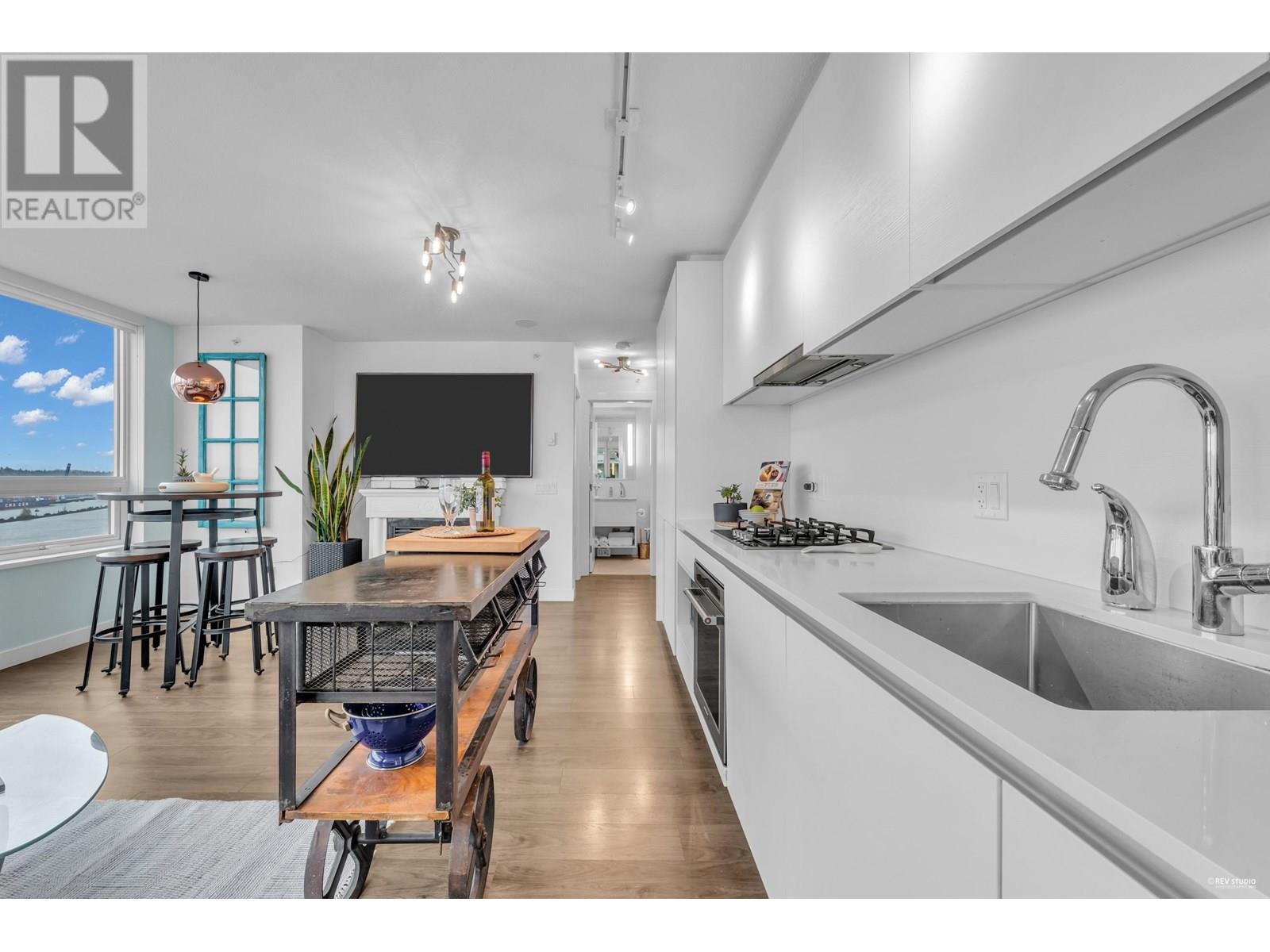 1709 988 Quayside Drive, New Westminster, British Columbia  V3M 0L5 - Photo 11 - R2989873
