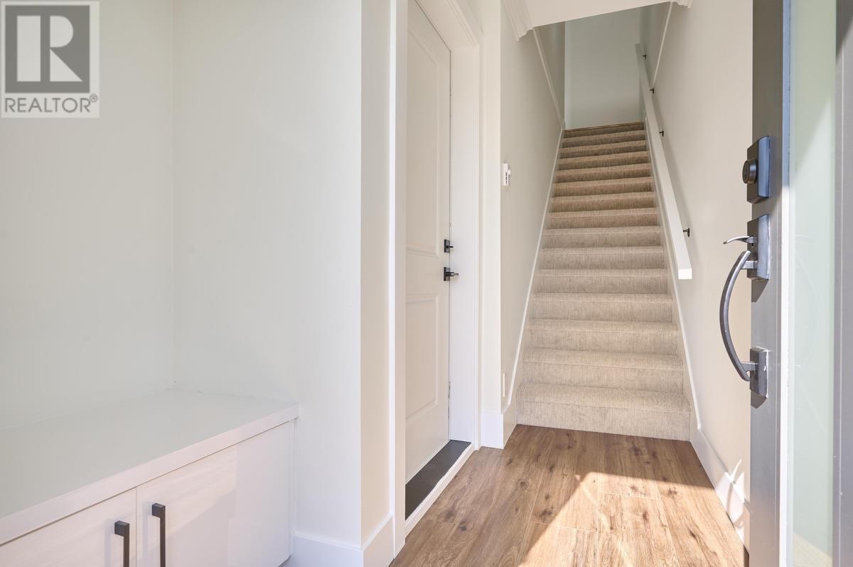 Property at 27 1115 ROMA AVENUE image 3