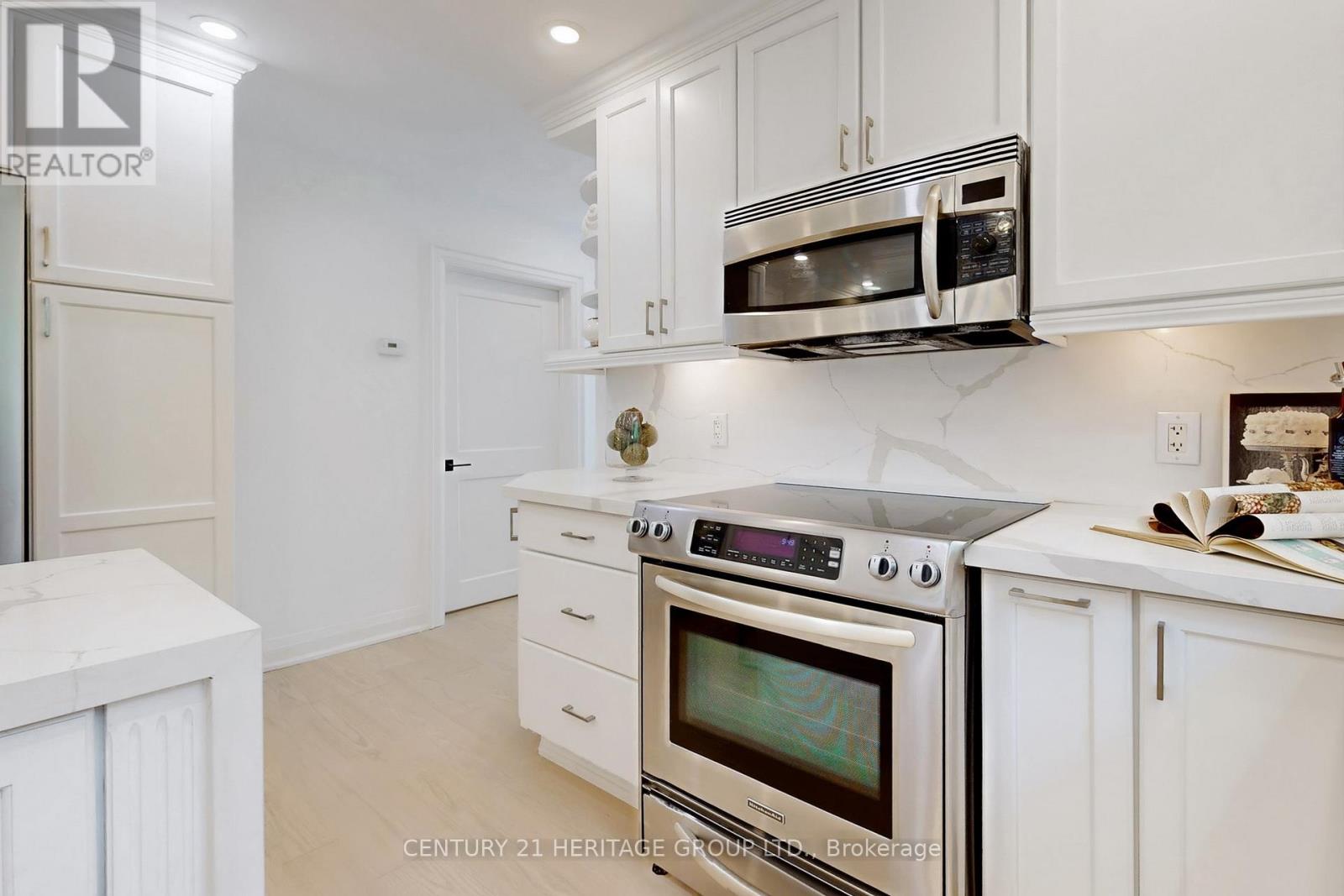 10 Cherry Blossom Lane, Markham, Ontario  L3T 3B9 - Photo 12 - N12227957