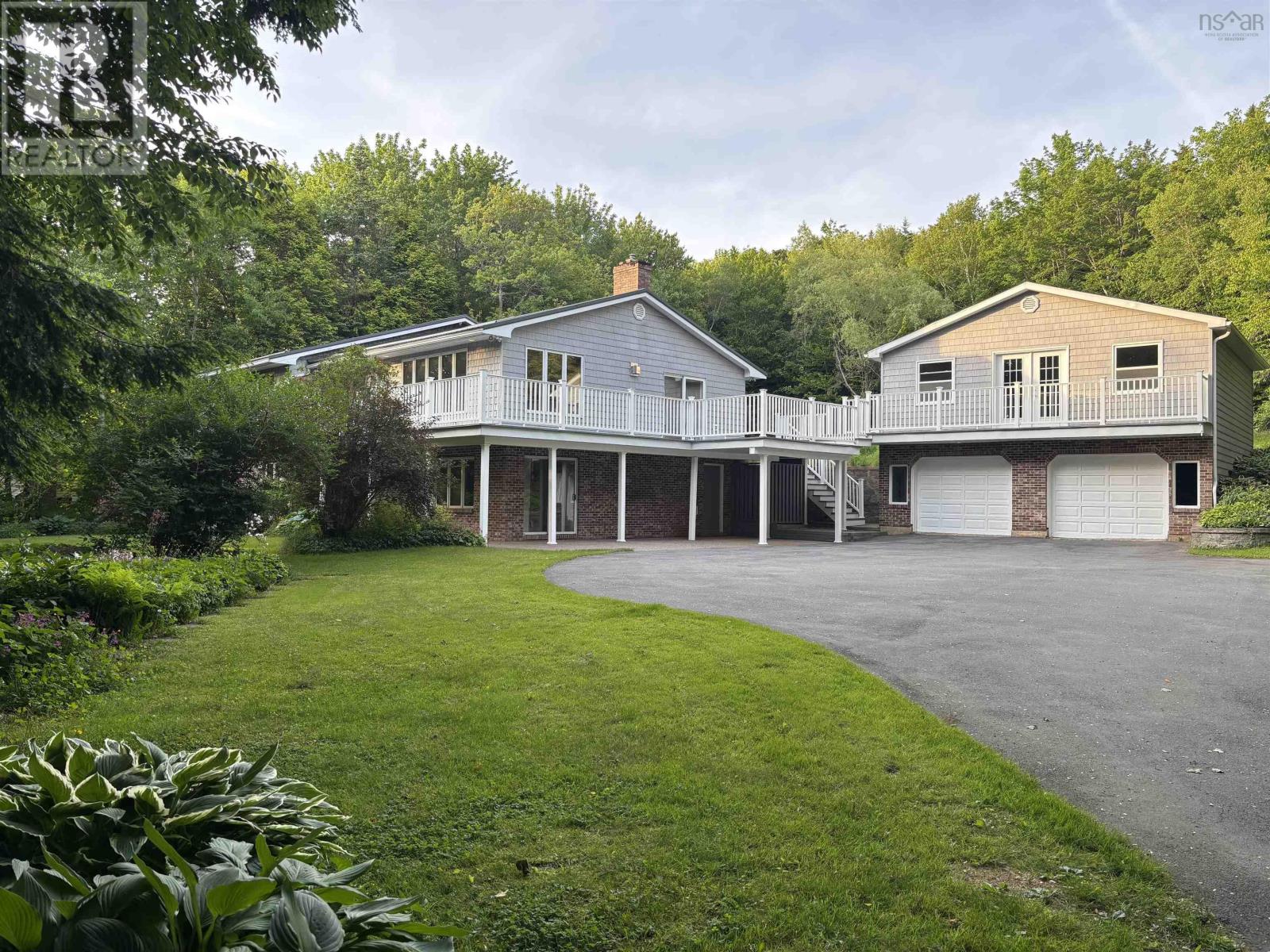 Property at 252 Howe Avenue image 1