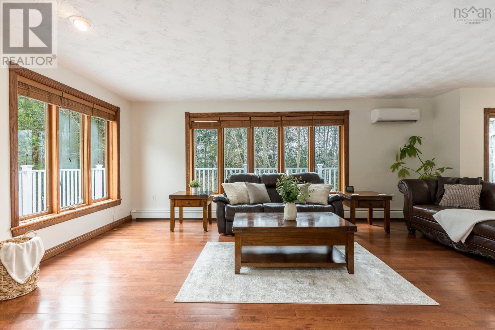 Property at 252 Howe Avenue image 4