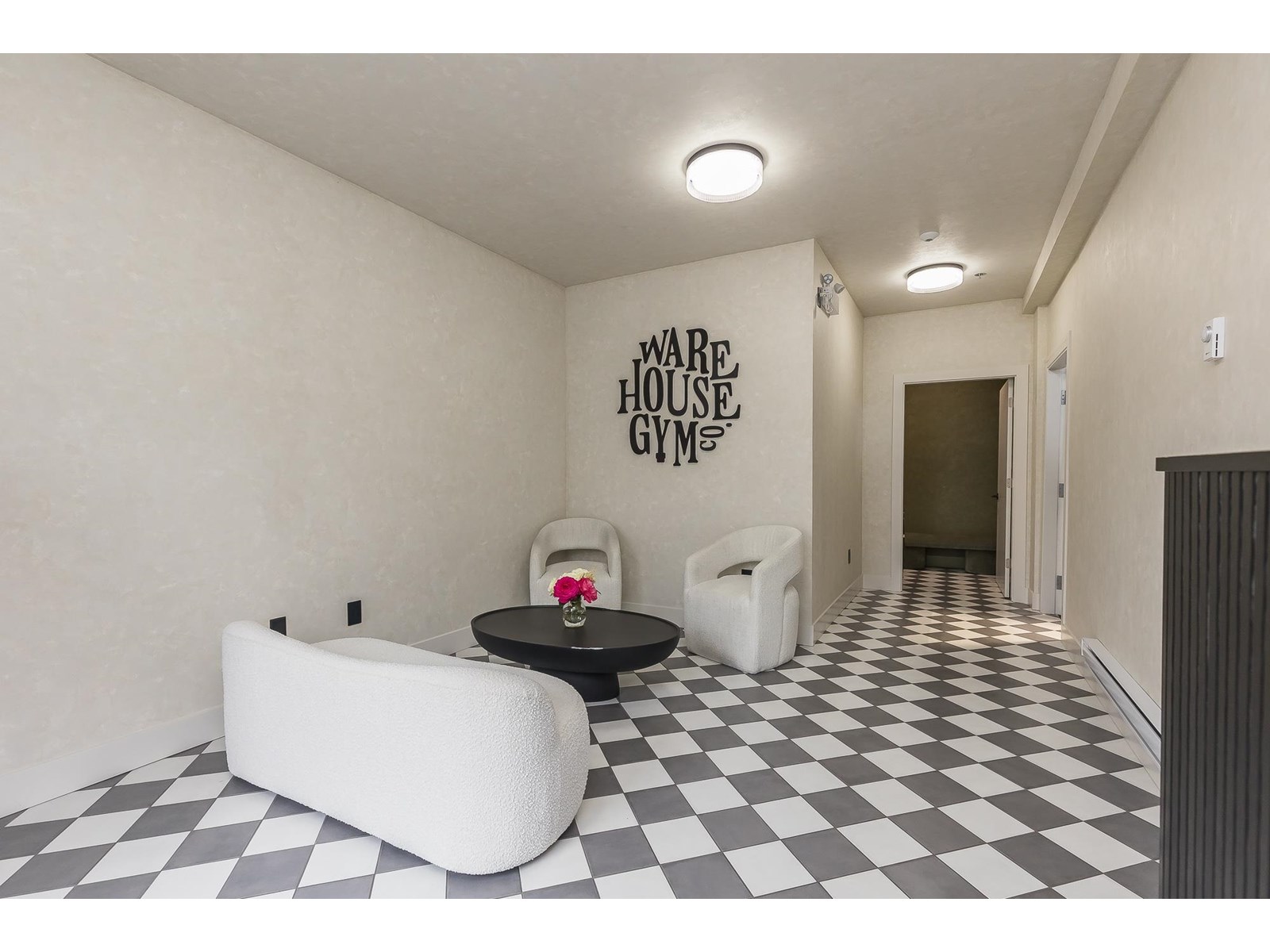 2 34100 South Fraser Way, Abbotsford, British Columbia  V2S 2C6 - Photo 3 - C8070093