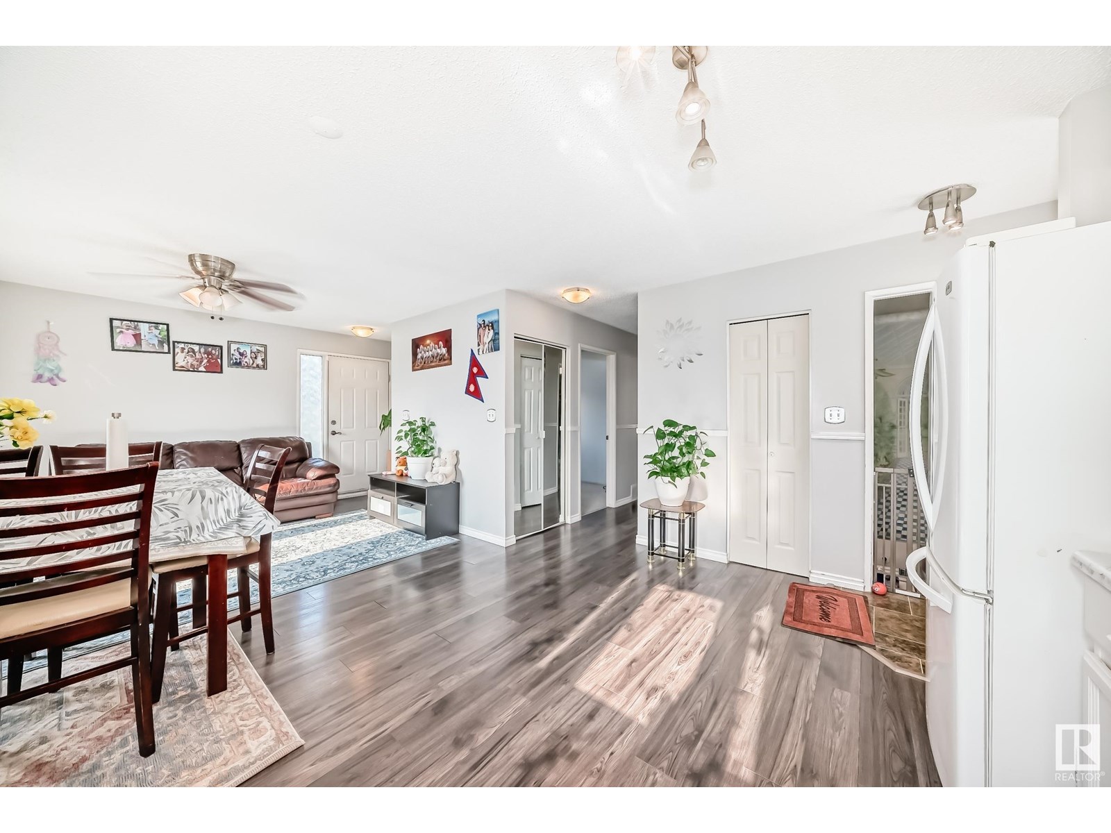 Property at 3312 44A ST NW NW image 1