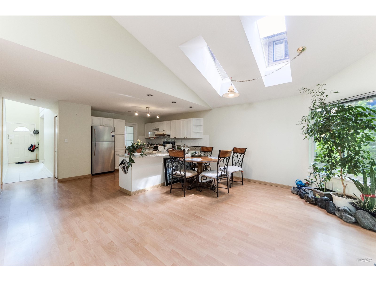 14534 St. Andrews Drive, Surrey, British Columbia  V3R 0W5 - Photo 6 - R3015551