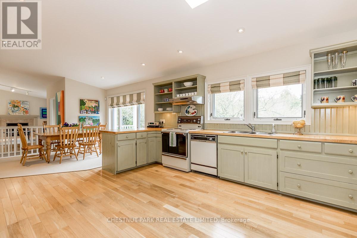 16249 Shaws Creek Road, Caledon, Ontario  L7C 1V9 - Photo 16 - W12226570