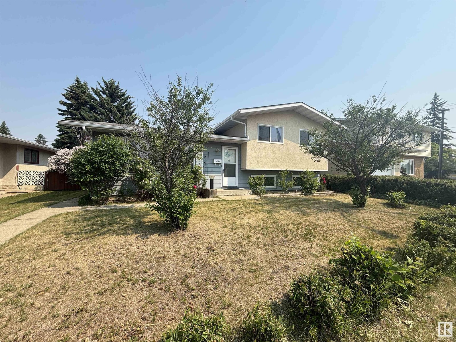 Property at 11108 40 AV NW image 1