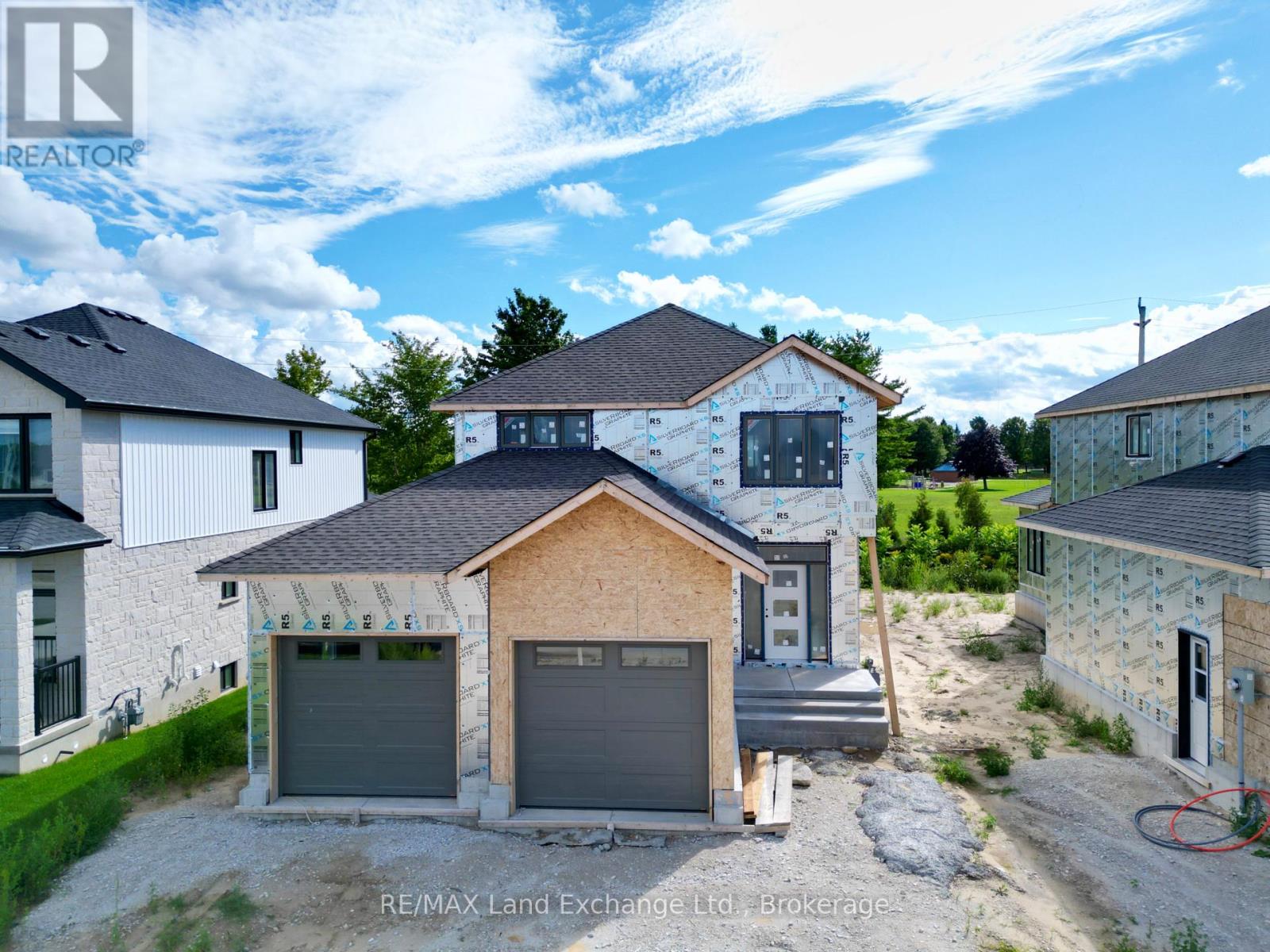 382 Frances Street, Saugeen Shores, Ontario  N0H 2C3 - Photo 2 - X12081354