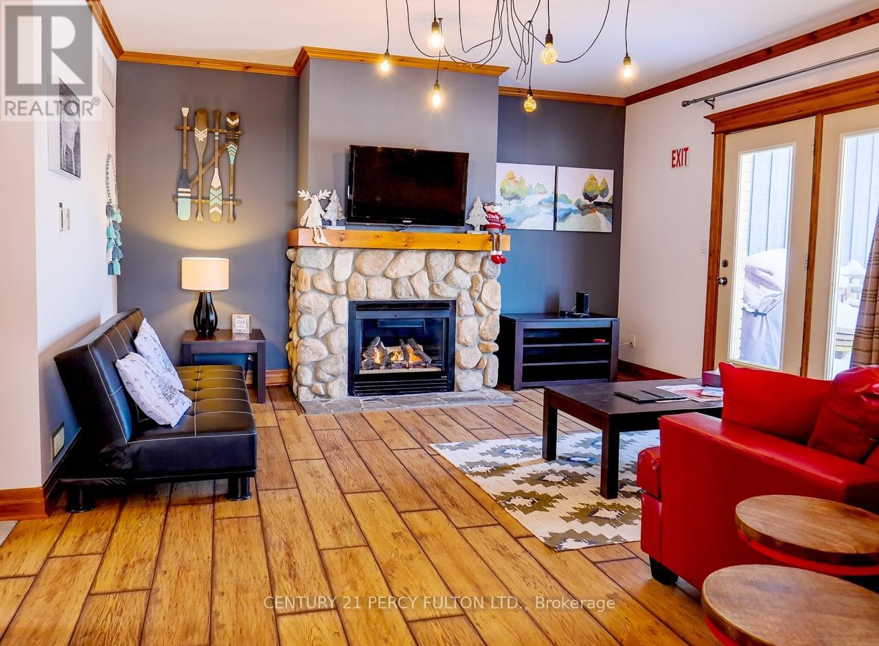 211 - 184 Snowbridge Way, Blue Mountains, Ontario  L9Y 0V1 - Photo 2 - X12227990