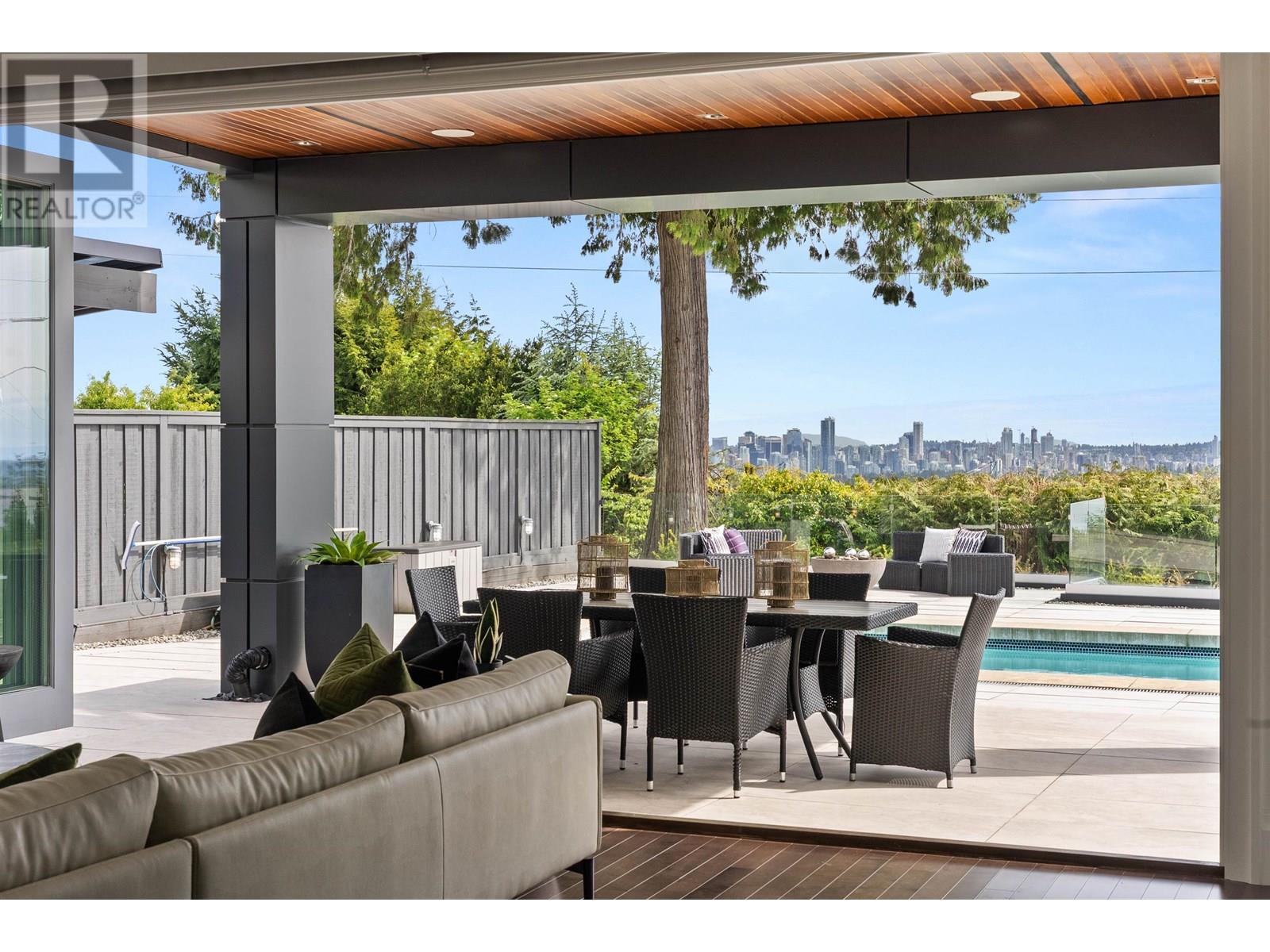 Property at 1265 QUEENS AVENUE image 2