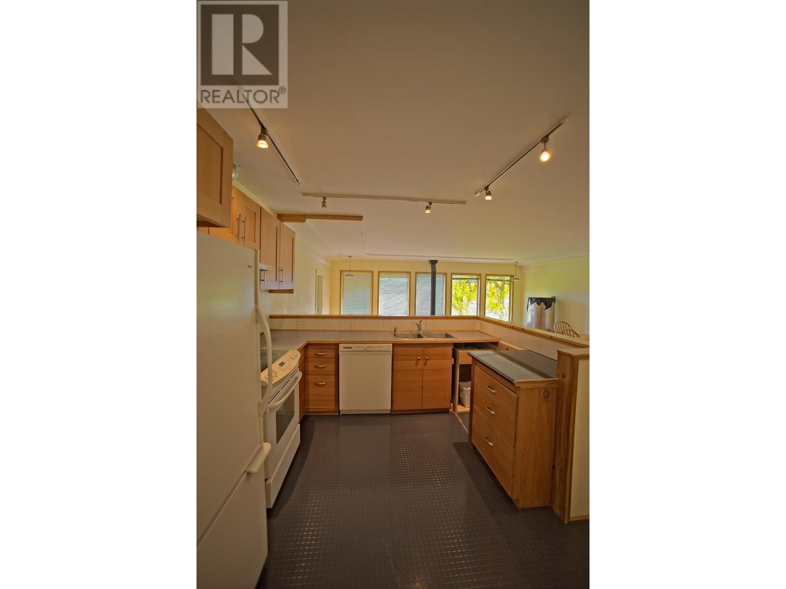1901-1929 Fulford-Ganges Road, Salt Spring Island, British Columbia  V8K 2A6 - Photo 14 - R3017033