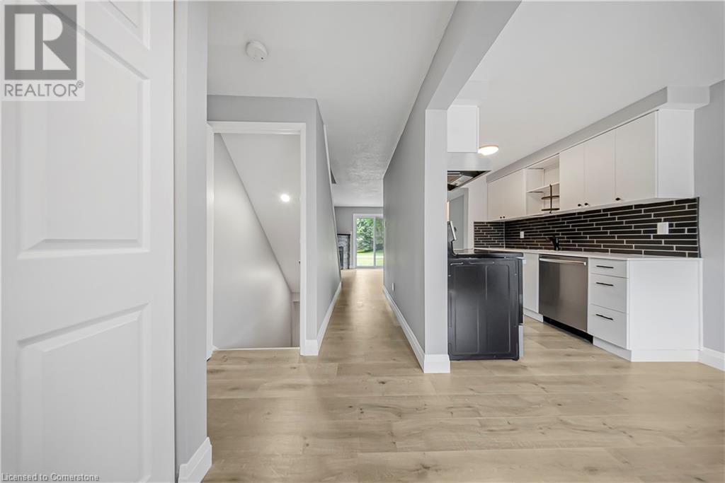 Property at 750 ERINBROOK Drive Unit# 14 image 4