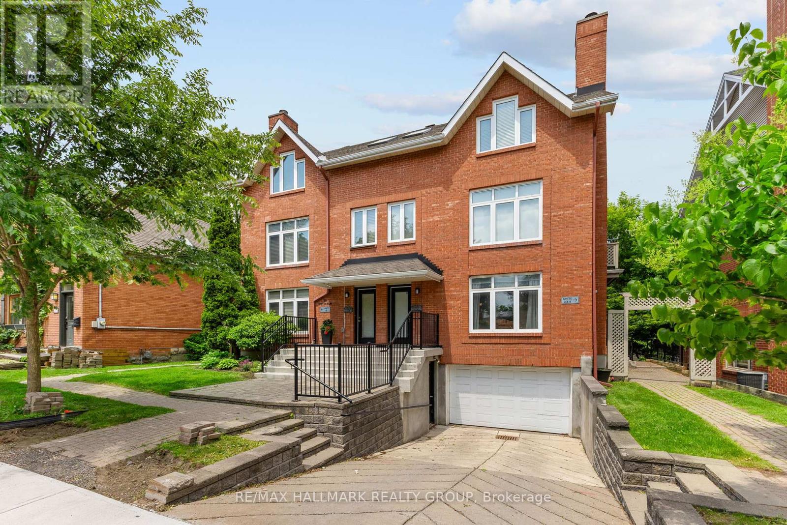 Property at 2 - 19 MONTCALM STREET image 1