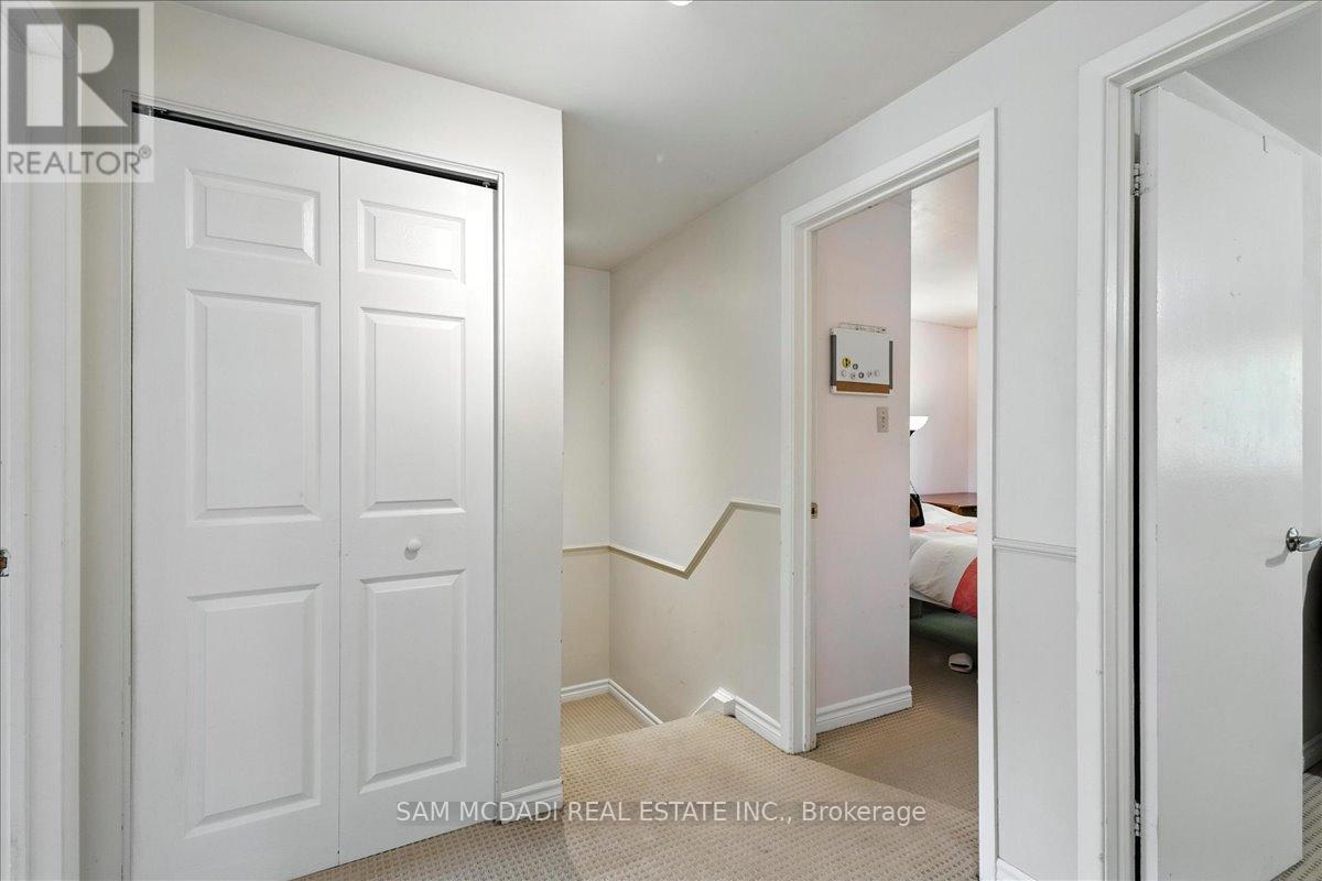 1211 Eighth Line, Oakville, Ontario  L6H 2H2 - Photo 22 - W12227999