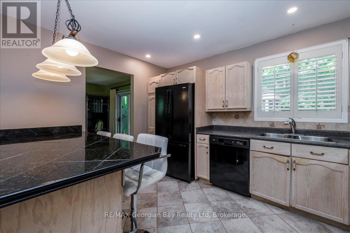 31 Lakeview Crescent, Tiny, Ontario  L9M 1R2 - Photo 15 - S12228049