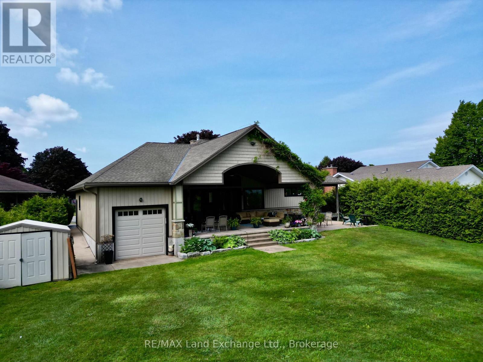 203 Campbell Crescent, Kincardine, Ontario  N2Z 1B9 - Photo 3 - X12228048
